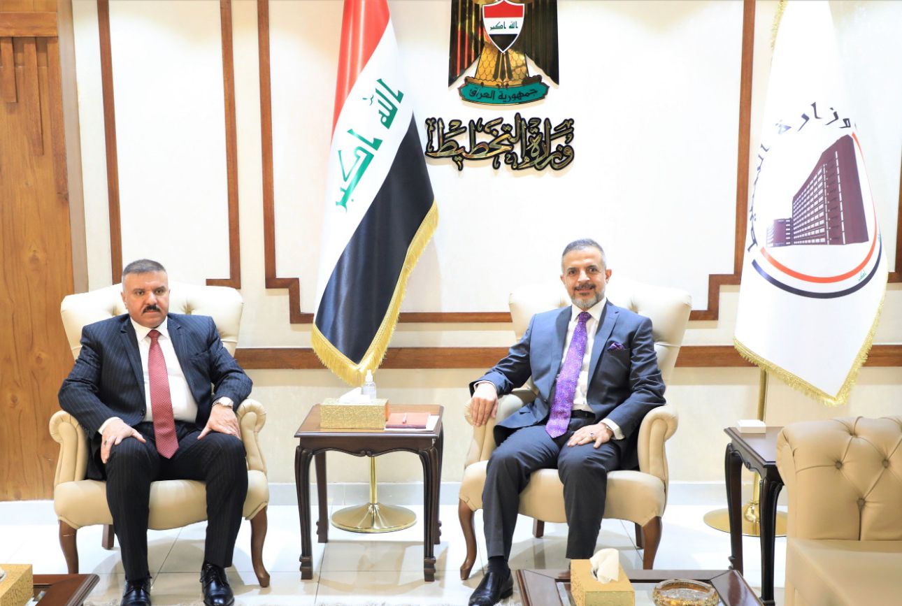 You are currently viewing نائب رئيس مجلس الوزراء، وزير التخطيط محمد علي تميم يلتقي وزير الداخلية عبدالامير الشمري