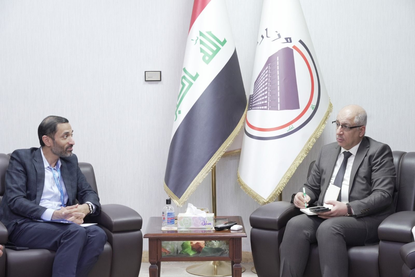 You are currently viewing وكيل وزارة التخطيط يبحث مع المدير القطري لبرنامج الأغذية العالمي المشكلات والتحديات التي تواجه تنفيذ البرامج المشتركة