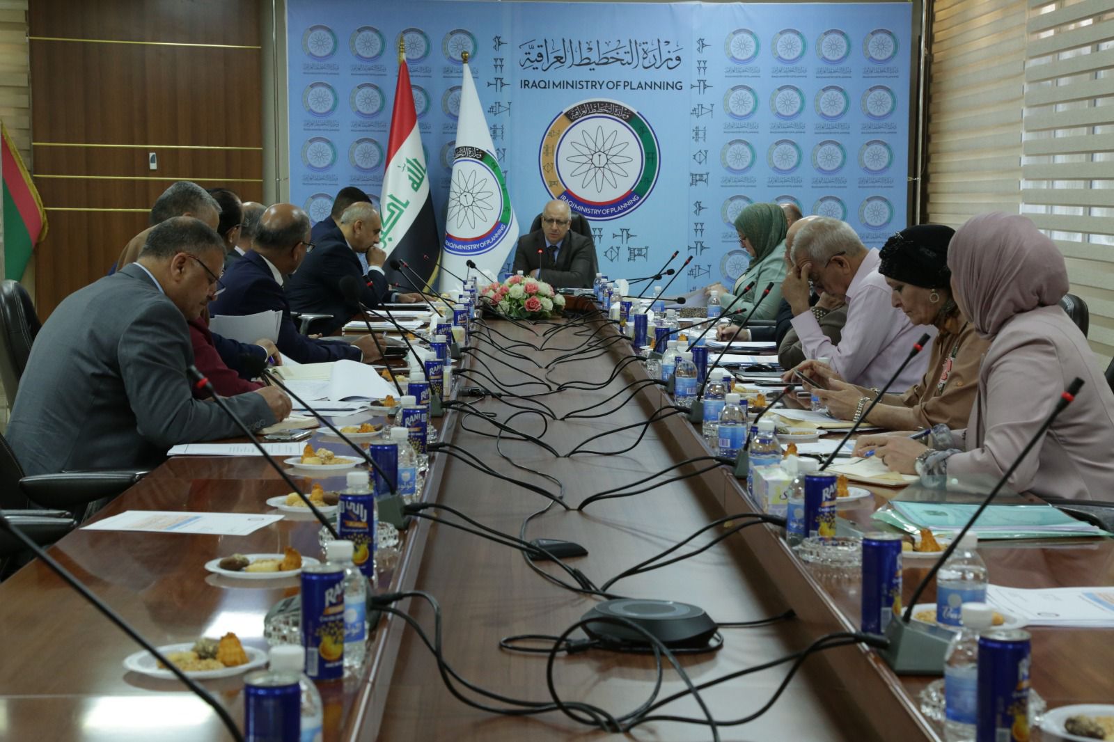 You are currently viewing وزارة التخطيط تعقد اجتماعا للجنة التحضيرية لإعداد خطة التنمية الوطنية للسنوات الخمس المقبلة