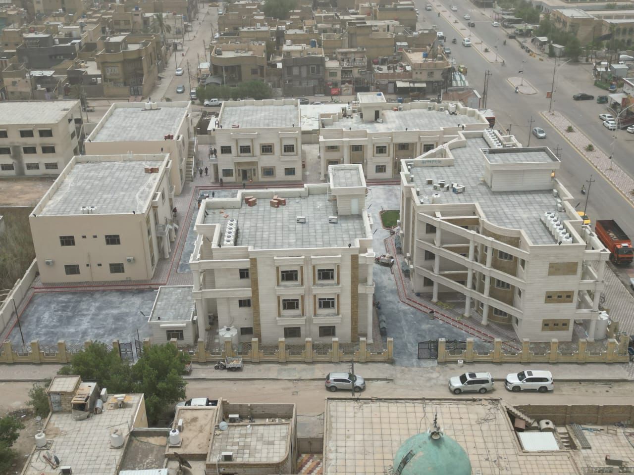 You are currently viewing فريق من وزارة التخطيط يتابع ميدانيا مشروع إنشاء إعدادية صناعة ذي قار