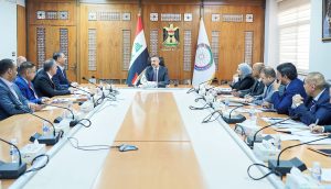 Read more about the article نائب رئيس مجلس الوزراء- وزير التخطيط يترأس اجتماعا للجنة الامر الديواني ٤٥ المعنية بمعالجة مشكلات المستشفيات المتوقفة والمتلكئة