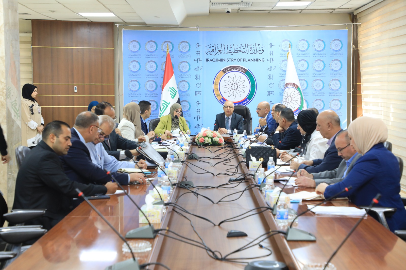You are currently viewing التخطيط تعقدُ اجتماعا للجنة التحضيرية لمُناقشة منهجية الإدارة بالنتائج الخاصة بإعداد خطة التنمية الوطنية الخمسية