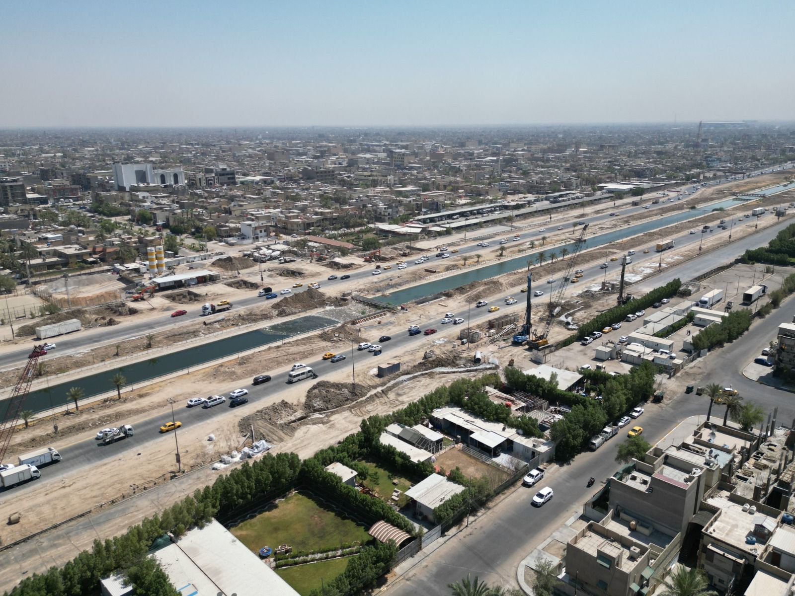 You are currently viewing وزارة التخطيط تتابع ميدانيا مشروع انشاء مجسرات على قناة الجيش لربط حي الجميلة باتجاه باب المعظم