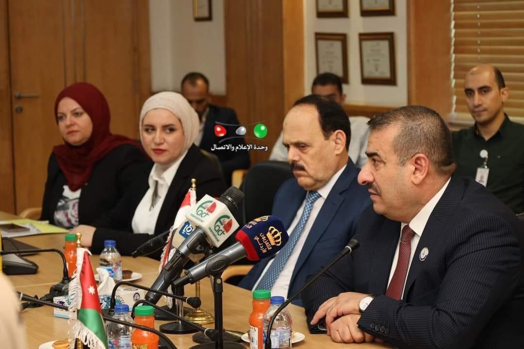 You are currently viewing العراق والاردن يوقعان مذكرة تفاهم في مجالات التقييس والمواصفات وتقييم المطابقة والجودة