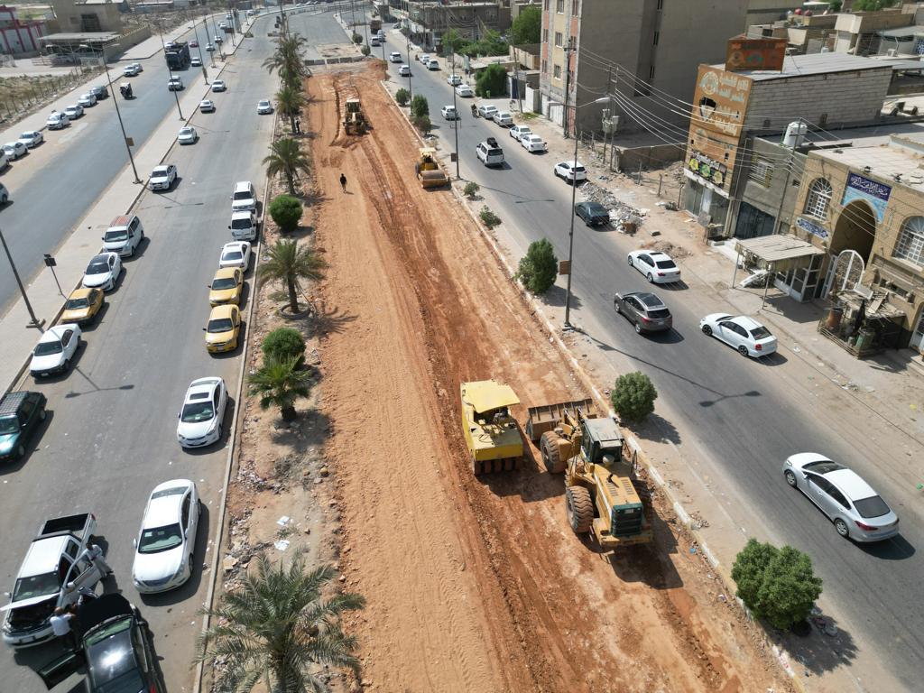 You are currently viewing وزارة التخطيط تتابعُ ميدانيا مشاريع تأهيل وتطوير وتبليط شوارع الكوفة وحي الجمعية بمُحافظة النجف الأشرف