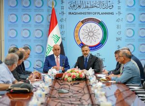 Read more about the article نائب رئيس مجلس الوزراء، وزير التخطيط، يبحث مع وزير الصحة، اليات انشاء 16 مستشفى في 16 قضاء، موزعة على (15) محافظة، ضمن الاتفاق العراقي- الصيني