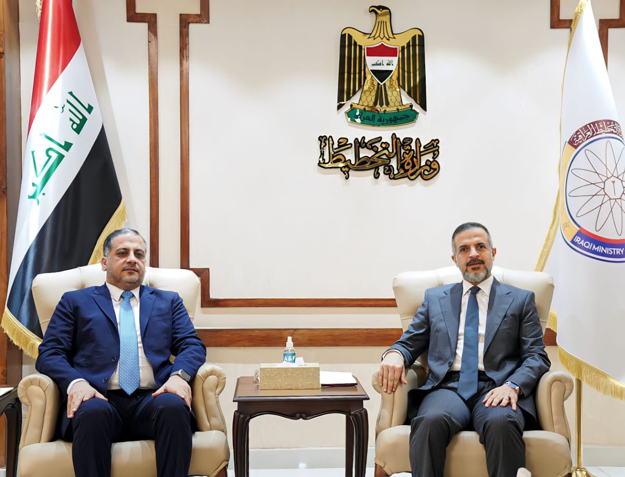 You are currently viewing نائب رئيس مجلس الوزراء، وزير التخطيط، يستقبل وزير الشباب والرياضة، ويبحثان سبل معالجة مشكلات الملاعب، والمنتديات، ومجمل المشاريع الشبابية والرياضية