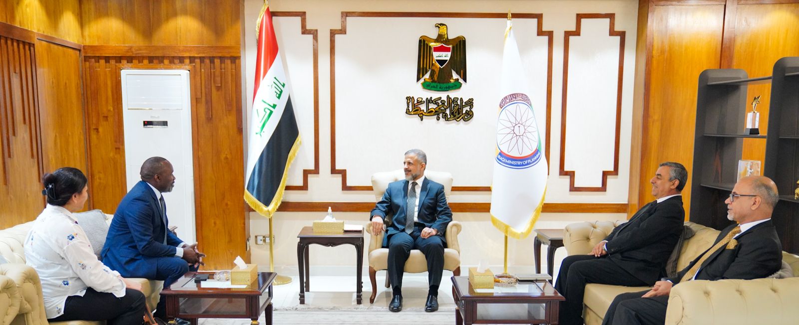 You are currently viewing نائب رئيس مجلس الوزراء، وزير التخطيط، يبحث مع ممثل صندوق الامم المتحدة للسكان دعم جهود الوزارة في تنفيذ التعداد السكاني