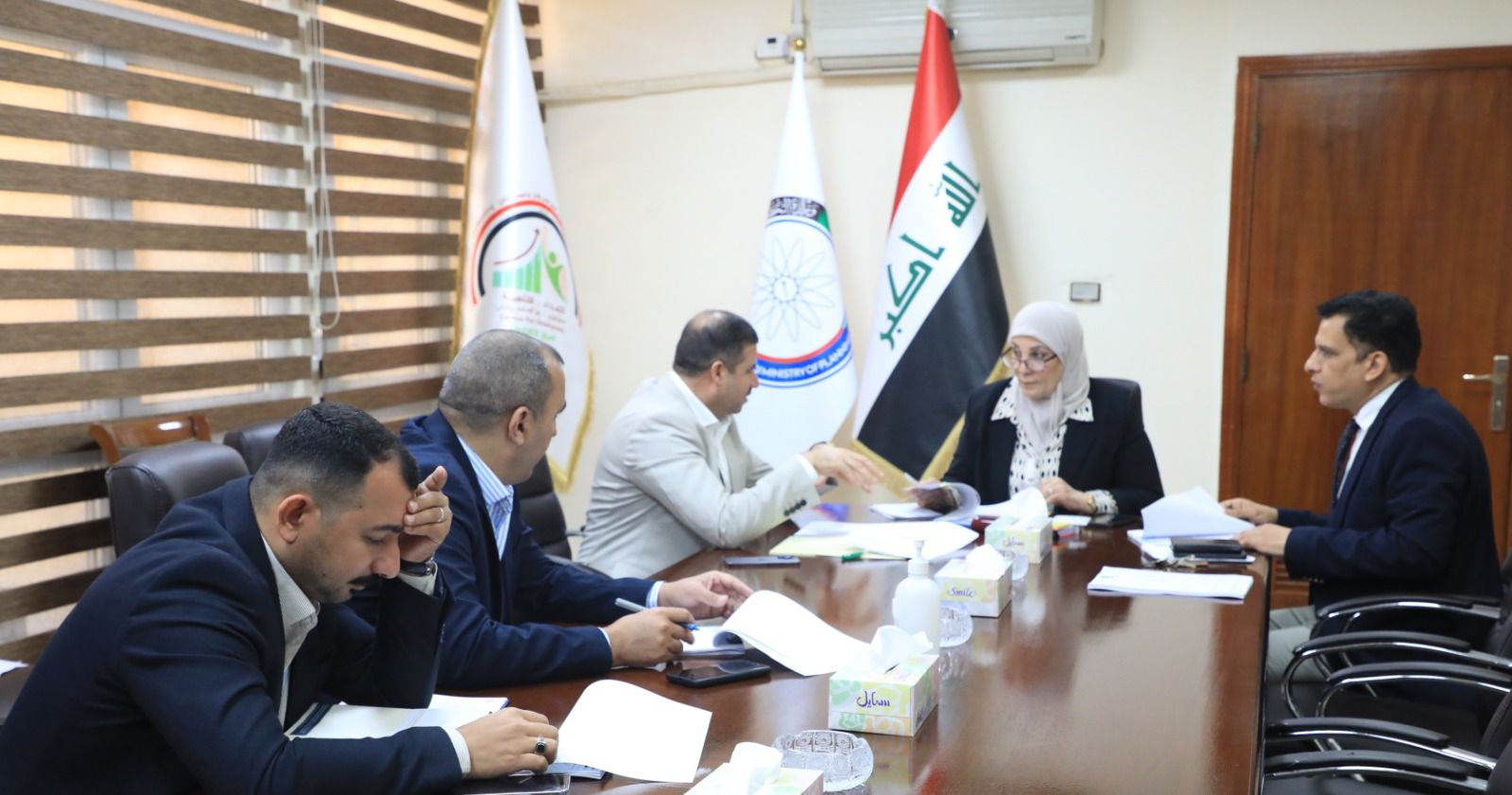 You are currently viewing وزارة التخطيط تناقش إعادة النظر في الآلية المُعتمدة عن المشاريع المُدرجة في الموازنة الاستثمارية في ضوء سعر الصرف الجديد