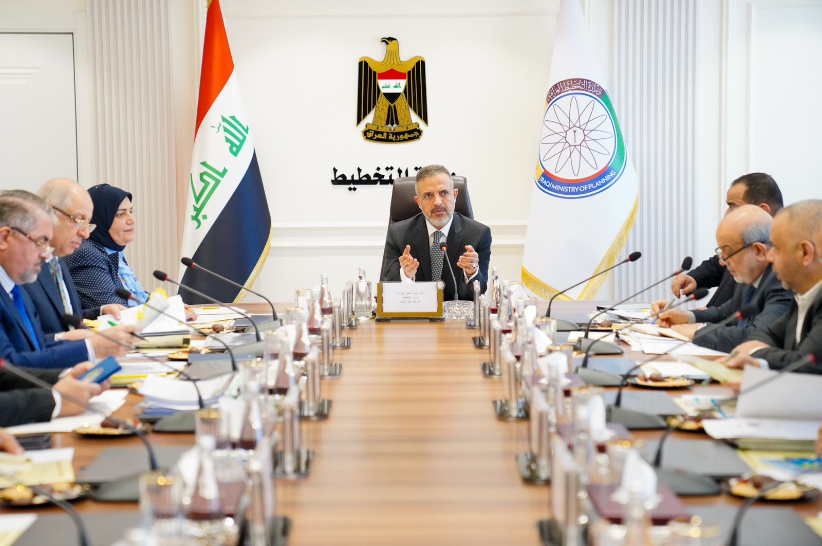 You are currently viewing نائب رئيس مجلس الوزراء، وزير التخطيط يترأس اجتماعا لمناقشة اليات تنفيذ خطة وزارة الكهرباء للعام المقبل 2024