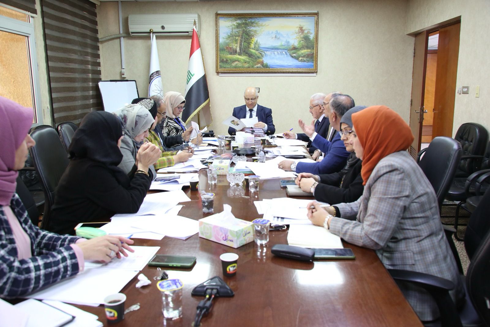 You are currently viewing وزارة التخطيط تناقش آليات تنفيذ إستراتيجية تحسين إنتاجية القوى العاملة في القطاع العام