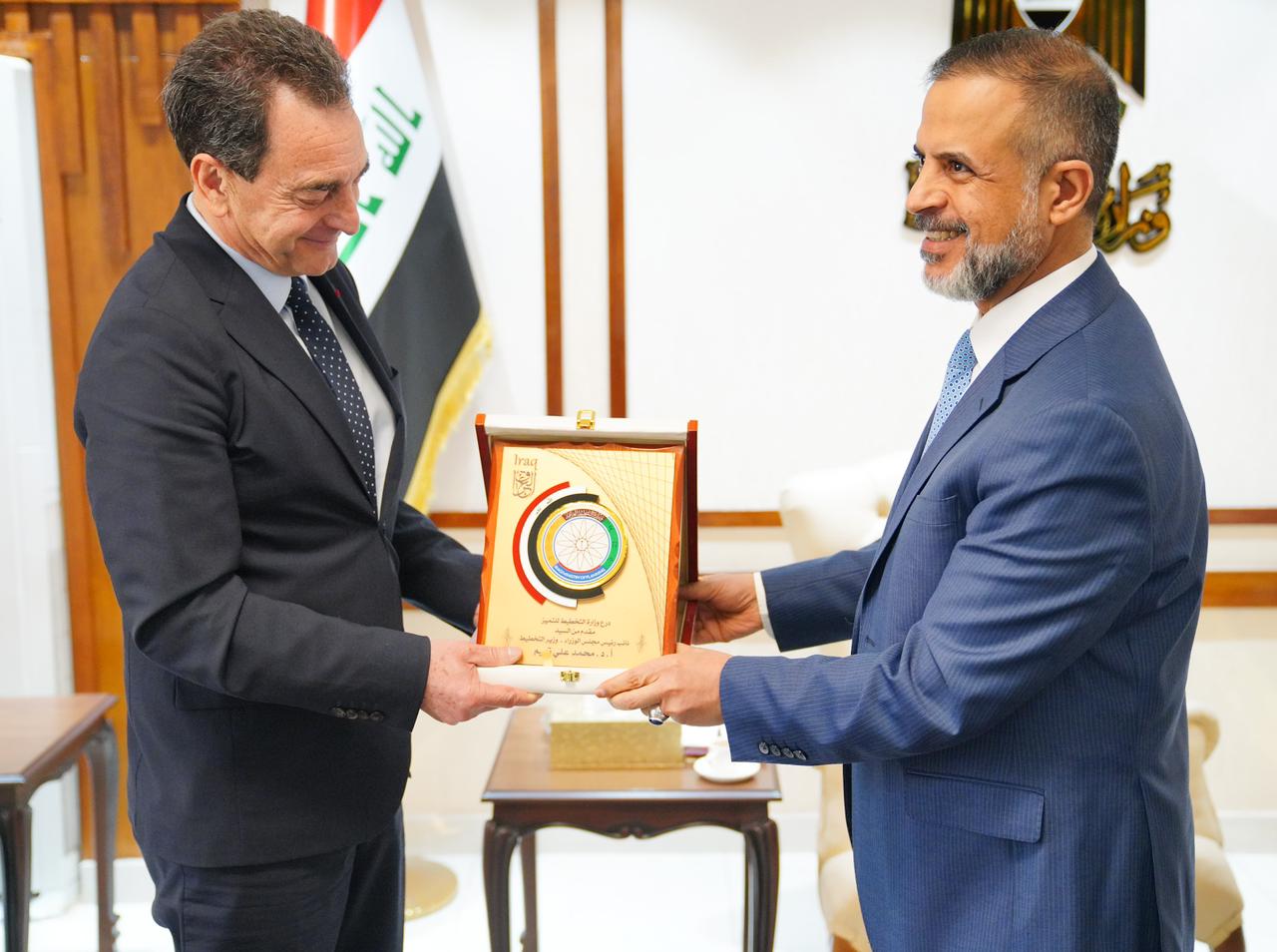You are currently viewing نائب رئيس مجلس الوزراء، وزير التخطيط، يستقبل السفير الفرنسي، ويبحث معه الافاق المستقبلية لتطوير العلاقات الثنائية بين البلدين