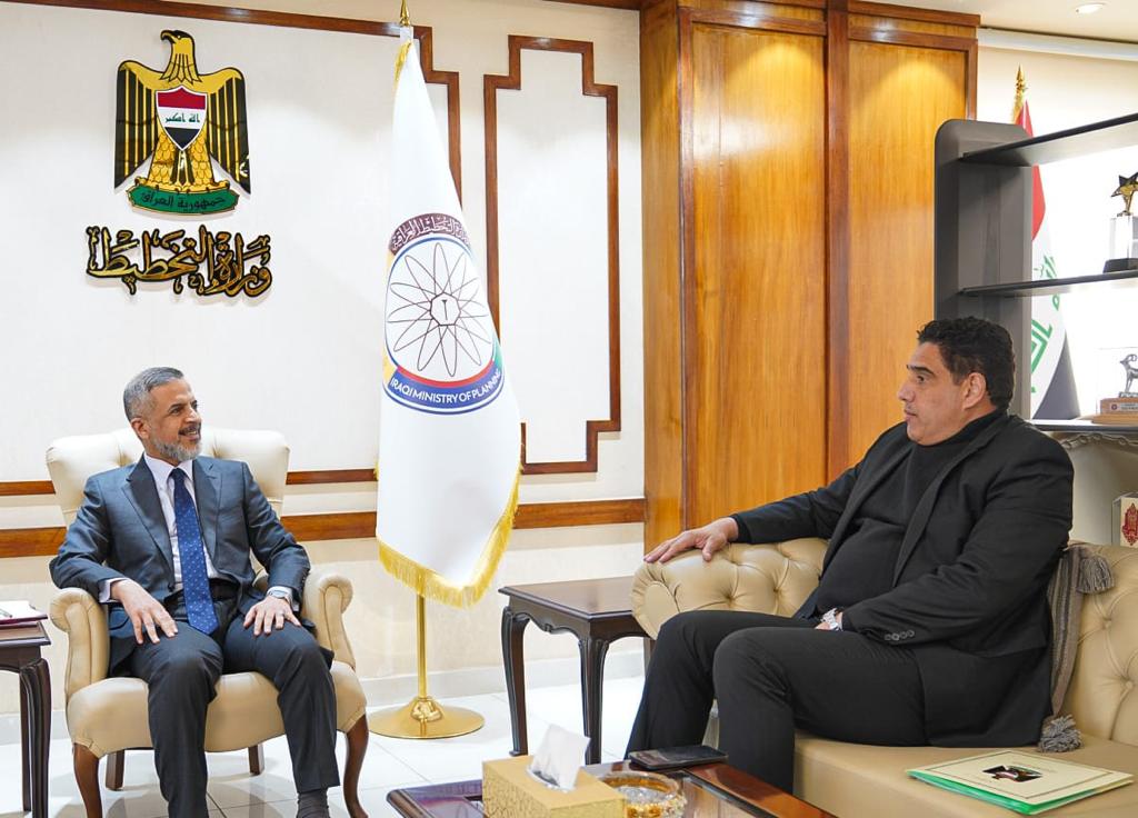 You are currently viewing نائب رئيس مجلس الوزراء، وزير التخطيط، يبحث مع محافظ بابل واقع المشاريع المستمرة في المحافظة