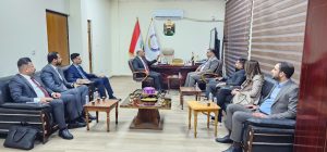 Read more about the article مدير عام المركز الوطني للتطوير الاداري، يبحث مع مستشار رئيس مجلس الوزراء لشؤون الشباب، الخطة التدريبية لموظفي الدولة