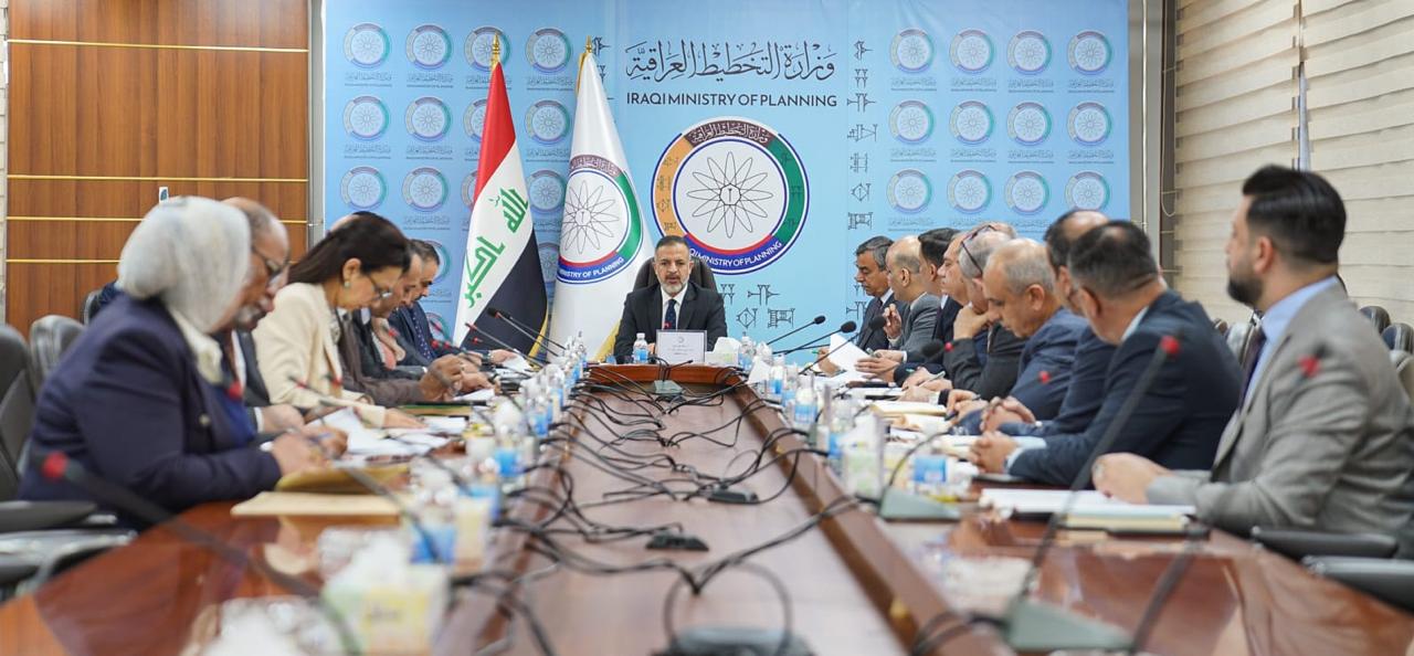 You are currently viewing هيأة الرأي في وزارة التخطيط برئاسة نائب رئيس مجلس الوزراء- وزير التخطيط، تعقد اجتماعها الثاني لهذا العام، وتخصصه لمناقشة الاستعدادات الجارية لتنفيذ التعداد العام للسكان