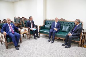 Read more about the article نائب رئيس مجلس الوزراء- وزير التخطيط يلتقي نائب الممثل الخاص للامين العام للامم المتحدة في العراق