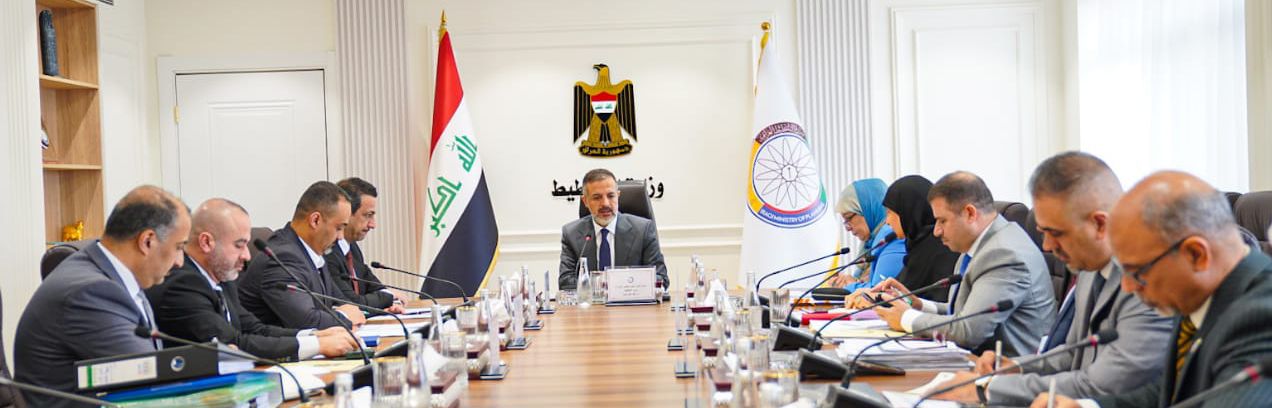 You are currently viewing نائب رئيس مجلس الوزراء- وزير التخطيط، يترأس اجتماعا مشتركا، مع ديوان الرقابة المالية، لمناقشة آليات البت بتعويض المقاولين لعدد من المشاريع المتوقفة وفقا للقرار 347 لسنة 2015