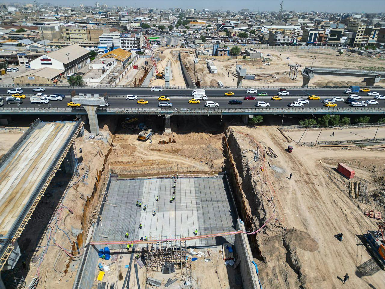 You are currently viewing وزارة التخطيط تتابع ميدانيا العمل في مشروعي تقاطع معسكر الرشيد مع سريع الدورة (مُجمع المشن) وإنشاء جسر ربط الزعفرانية بطريق الدورة – يوسفية للمرور السريع
