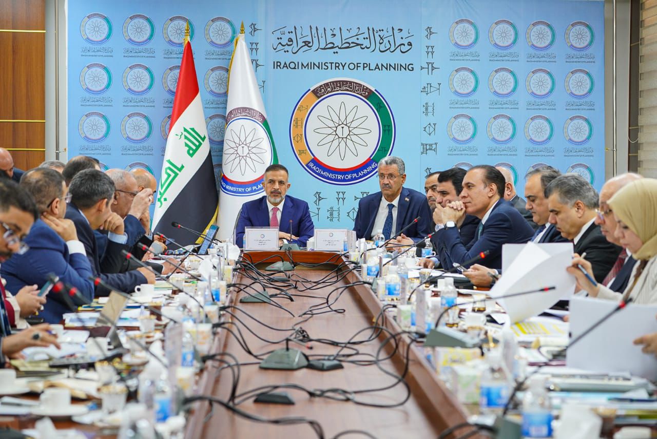 You are currently viewing نائب رئيس مجلس الوزراء- وزير التخطيط، يترأس اجتماعا وزاريا، لمراجعة جداول الموازنة العامة الاتحادية لعام 2024