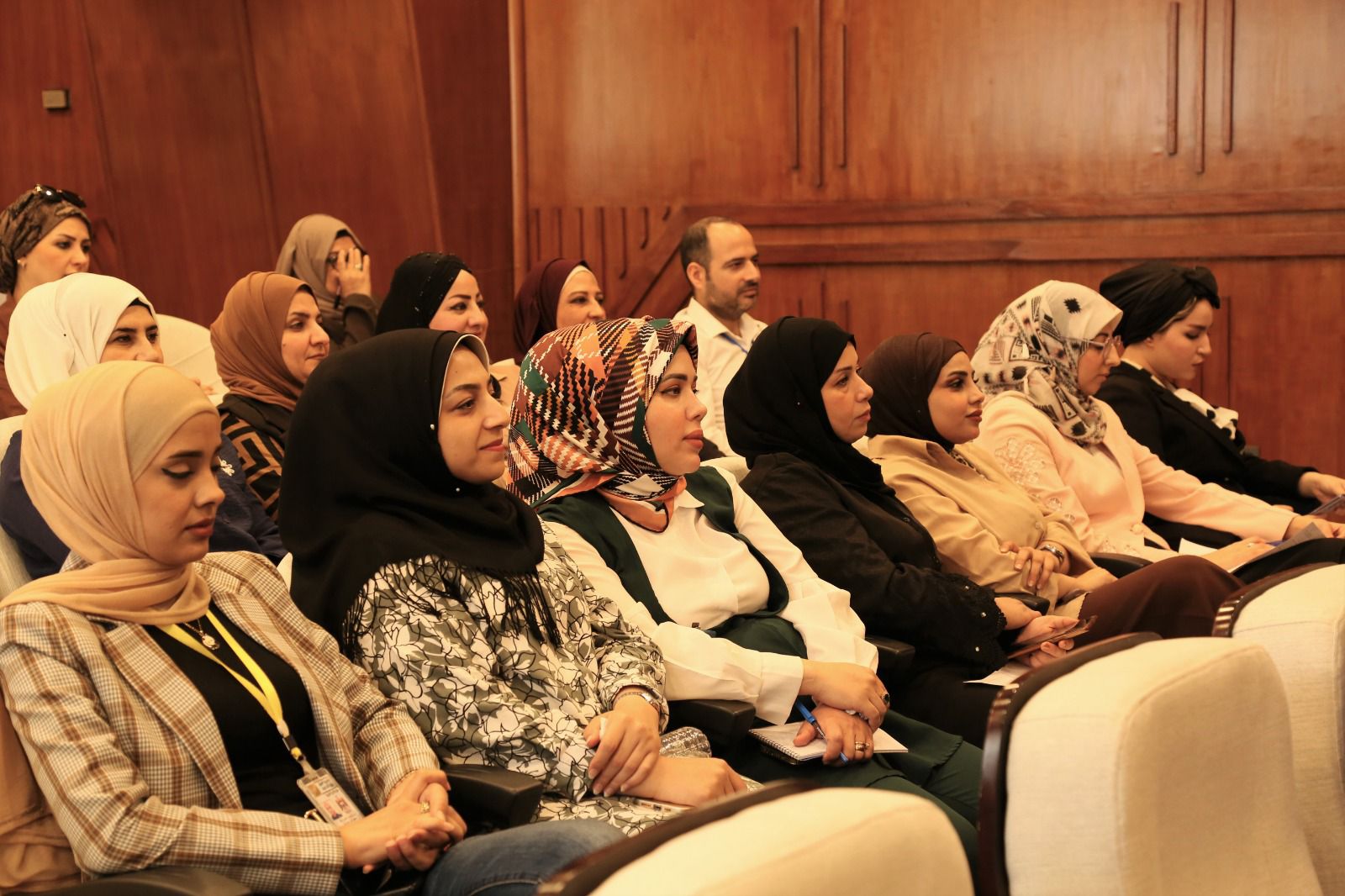 You are currently viewing وزارة التخطيط تعقد ورشة عمل حول تعزيز السياسات الداعمة للأسرة في مكان العمل