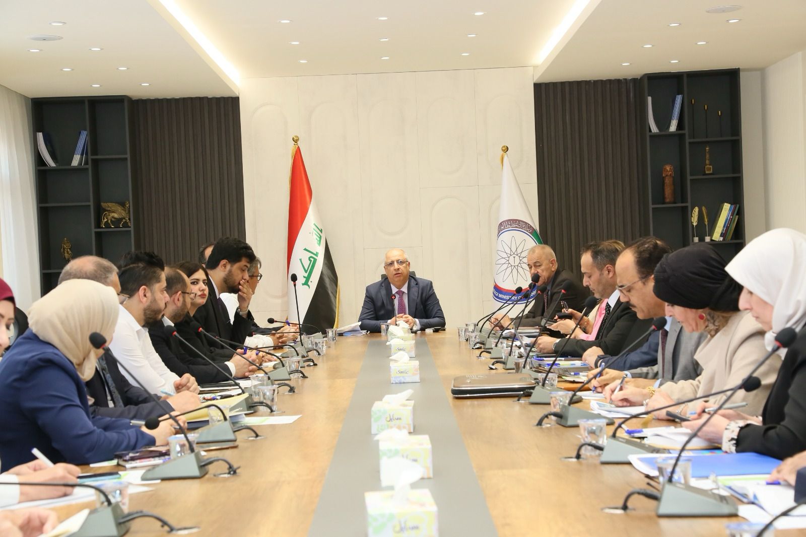 You are currently viewing وزارة التخطيط تناقش تقرير التنمية البشرية العالمي 2023- 2024