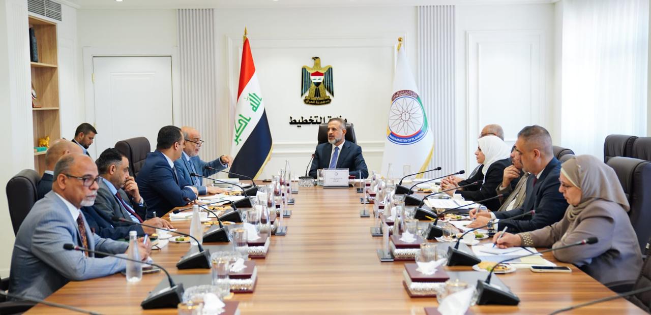 You are currently viewing نائب رئيس مجلس الوزراء- وزير التخطيط، يترأس اجتماعا مشتركا لوزارات المالية والنفط والتخطيط وديوان الرقابة المالية، لدراسة واقع قطاع النفط والغاز في العراق