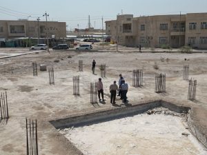 Read more about the article الفرق المُتخصصة في وزارة التخطيط تزور مشروع إنشاء قاعات دراسية في كلية التقنيات الصحية والطبية في محافظة البصرة