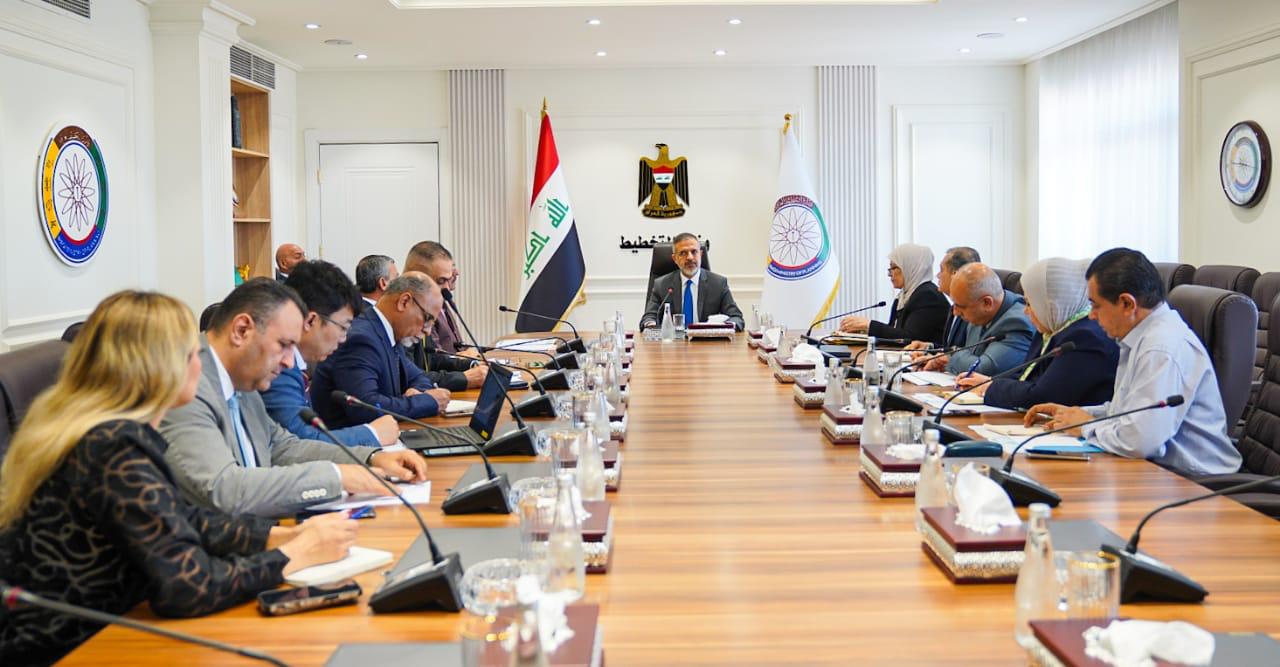 You are currently viewing نائب رئيس مجلس الوزراء- وزير التخطيط يطلّع على اخر الاستعدادات الميدانية لاجراء التعداد العام للسكان، ويؤكد : التعداد سيُجرى في موعده المقرر 20-11-2024