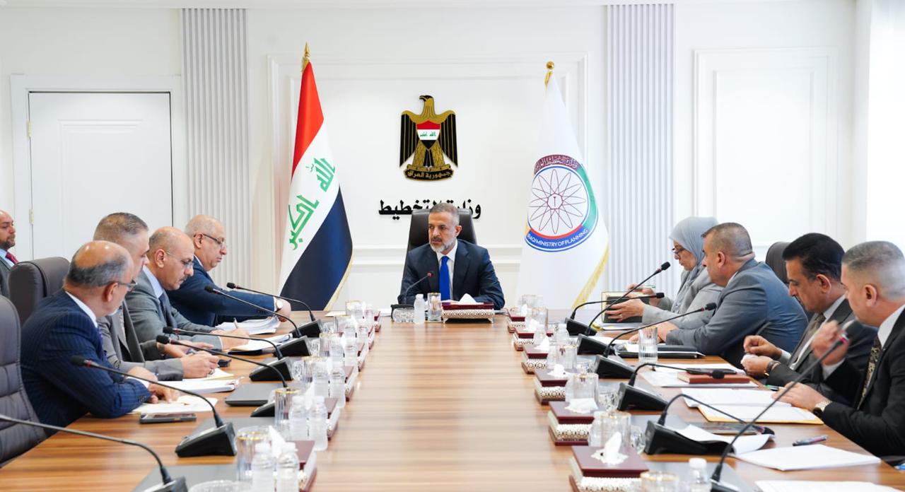 You are currently viewing نائب رئيس مجلس الوزراء- وزير التخطيط، يتابع اجراءات استكمال متطلبات مراكز فحص الذهب في المطارات العراقية، ويطلّع على الاستعدادات لاجراء عمليات الترقيم والحصر للتعداد السكاني