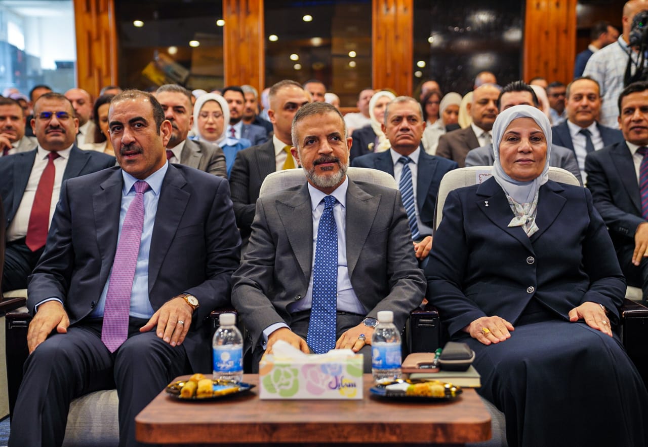 You are currently viewing وزارة التخطيط تحتفي بالسيدة وكيل الوزارة للشؤون الإدارية ،والسيد مدير عام دائرة البرامج الاستثمارية الحكومية لمناسبة إحالتهما على التقاعد
