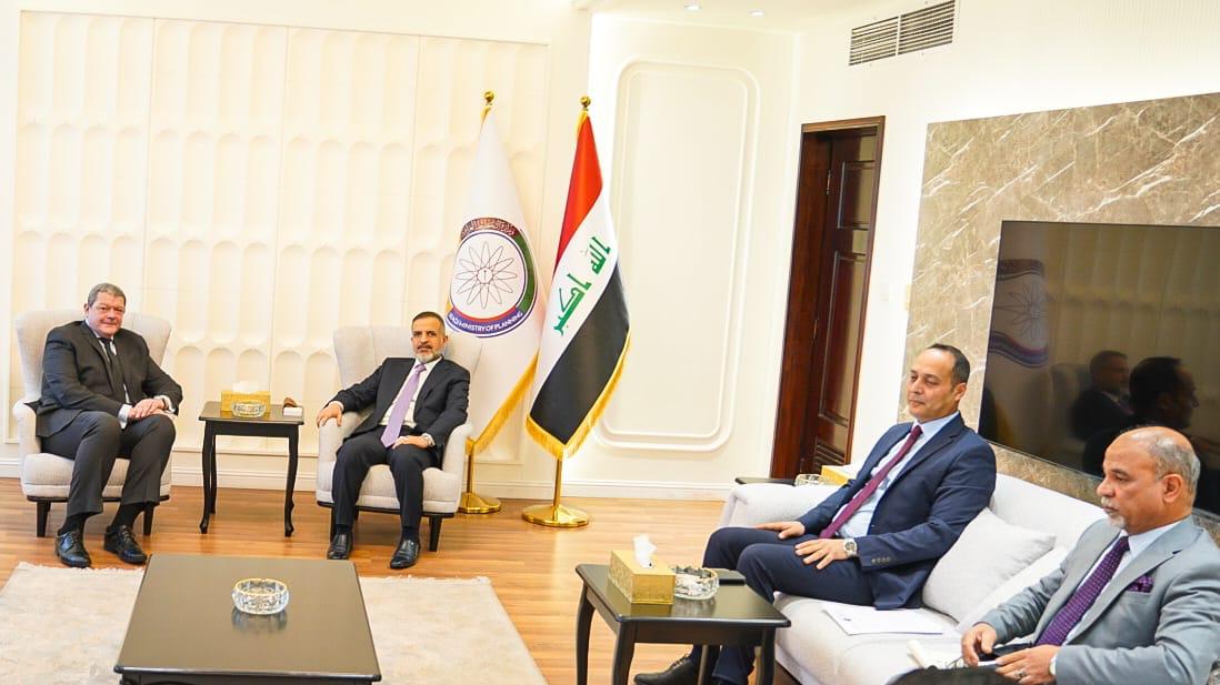You are currently viewing نائب رئيس مجلس الوزراء، وزير التخطيط يستقبل السفير المصري، ويبحثان افاق التعاون المشترك، والتهيئة لانعقاد اللجنة العليا المشتركة بين البلدين