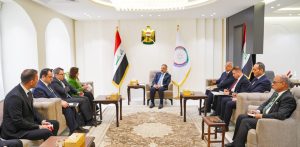 Read more about the article نائب رئيس مجلس الوزراء- وزير التخطيط، يستقبل وفدا حكوميا تركيا لبحث افاق التعاون المشترك بين البلدين