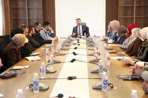 Read more about the article وزارة التخطيط تبحث الإطار القانوني للحقوق والواجبات الوظيفية وقواعد السلوك الوظيفي واخلاقيات الوظيفة العامة