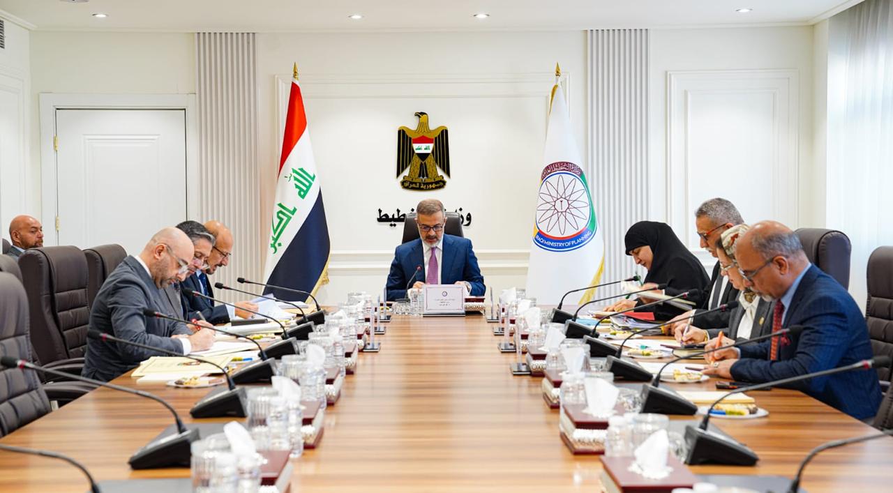 You are currently viewing نائب رئيس مجلس الوزراء- وزير التخطيط، يترأس اجتماعا للجنة مراجعة الملفات والاتفاقيات السابقة مع ايطاليا