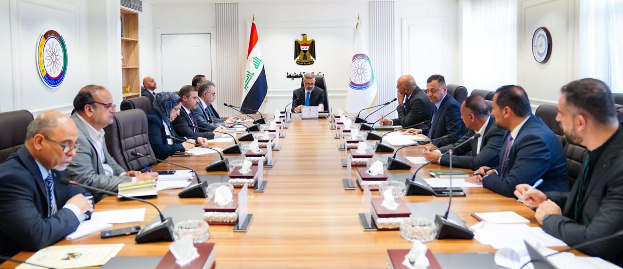 You are currently viewing نائب رئيس مجلس الوزراء- وزير التخطيط، يترأس اجتماعا للجنة معالجة ملف المستشفيات المتلكئة