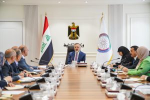 Read more about the article نائب رئيس مجلس الوزراء- وزير التخطيط، يترأس اجتماعا للجنة المراجعة والمصادقة في الوزارة