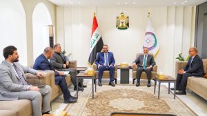 Read more about the article نائب رئيس مجلس الوزراء – وزير التخطيط يبحث مع رئيس مؤسسة الشهداء آليات تنفيذ المشاريع الداعمة لعوائل الشهداء