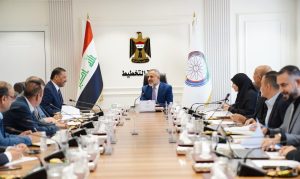 نائب رئيس مجلس الوزراء – وزير التخطيط يترأس اجتماع لجنة معالجة مشكلات المستشفيات المتلكئة