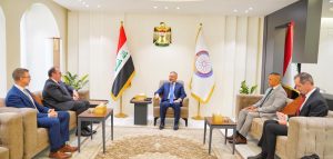 نائب رئيس مجلس الوزراء- وزير التخطيط يلتقي القائم بالأعمال الأمريكي في العراق ويبحثان آفاق التعاون المشترك