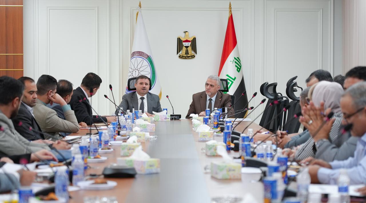 You are currently viewing وزارة التخطيط تواصل مناقشاتها لإعداد الخطة الاستثمارية لعام 2026