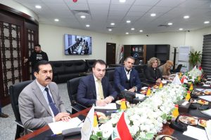 Read more about the article مجلس تطوير القطاع الخاص يناقش مع رئيس الجهاز المركزي للتقييس والسيطرة النوعية آليات تطبيق علامة الجودة والمواصفة العراقية