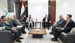 وزير التخطيط وكالة يبحث مع محافظ ميسان واقع المشاريع في المحافظة وسبل انجازها