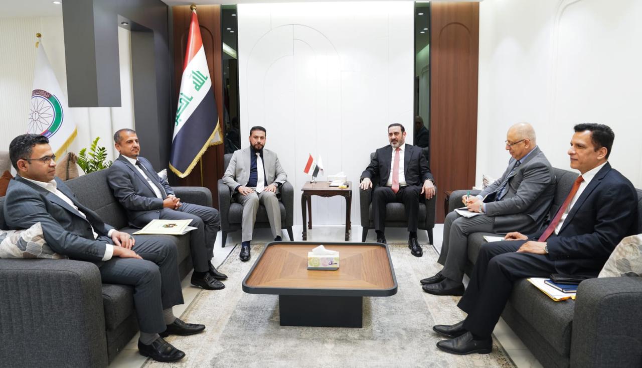 Read more about the article وزير التخطيط وكالة يبحث مع محافظ ميسان واقع المشاريع في المحافظة وسبل انجازها