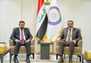 وزير التخطيط وكالة يلتقي محافظ بابل والوفد المرافق له