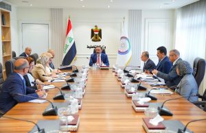 وزير التخطيط وكالة يترأس اجتماعا تحضيريا للمؤتمر العلمي الأول لمعالجة البطالة والفقر في العراق
