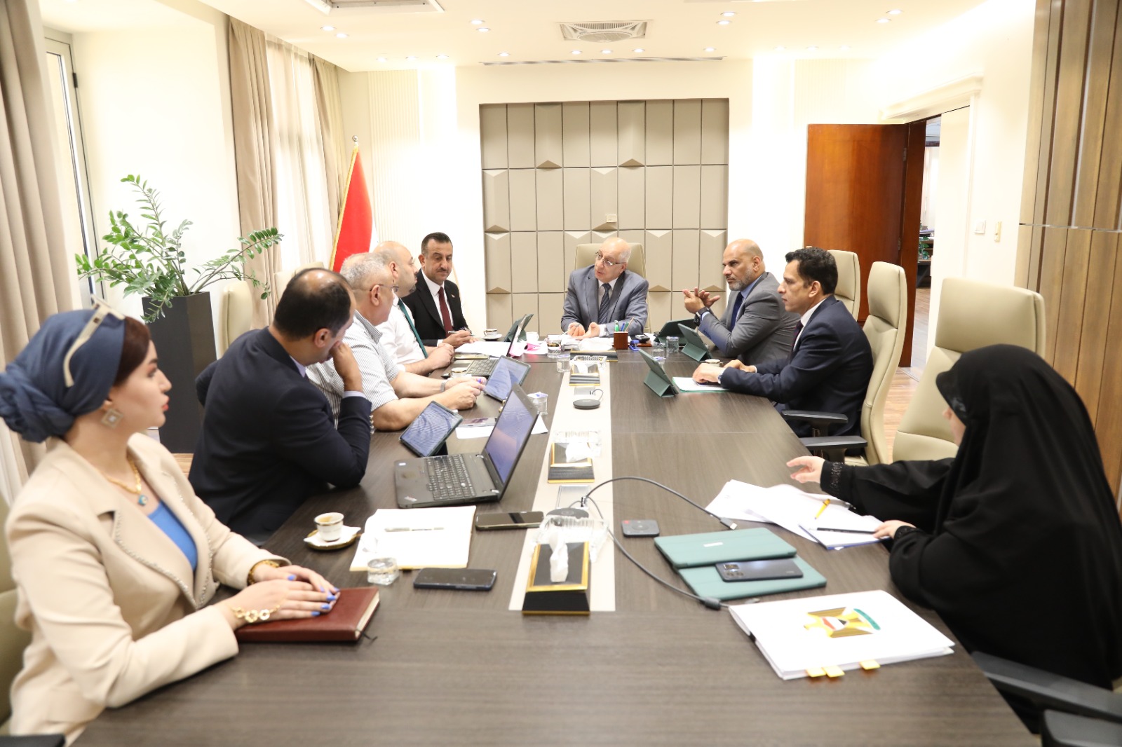 You are currently viewing وزارة التخطيط تناقش استكمال الخطة الوطنية للإطار المتكامل للمعلومات الجيومكانية