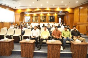 Read more about the article وزارة التخطيط تستقبلُ طلبة الجامعات الحكومية والأهلية ضمن برنامج التدريب الصيفي