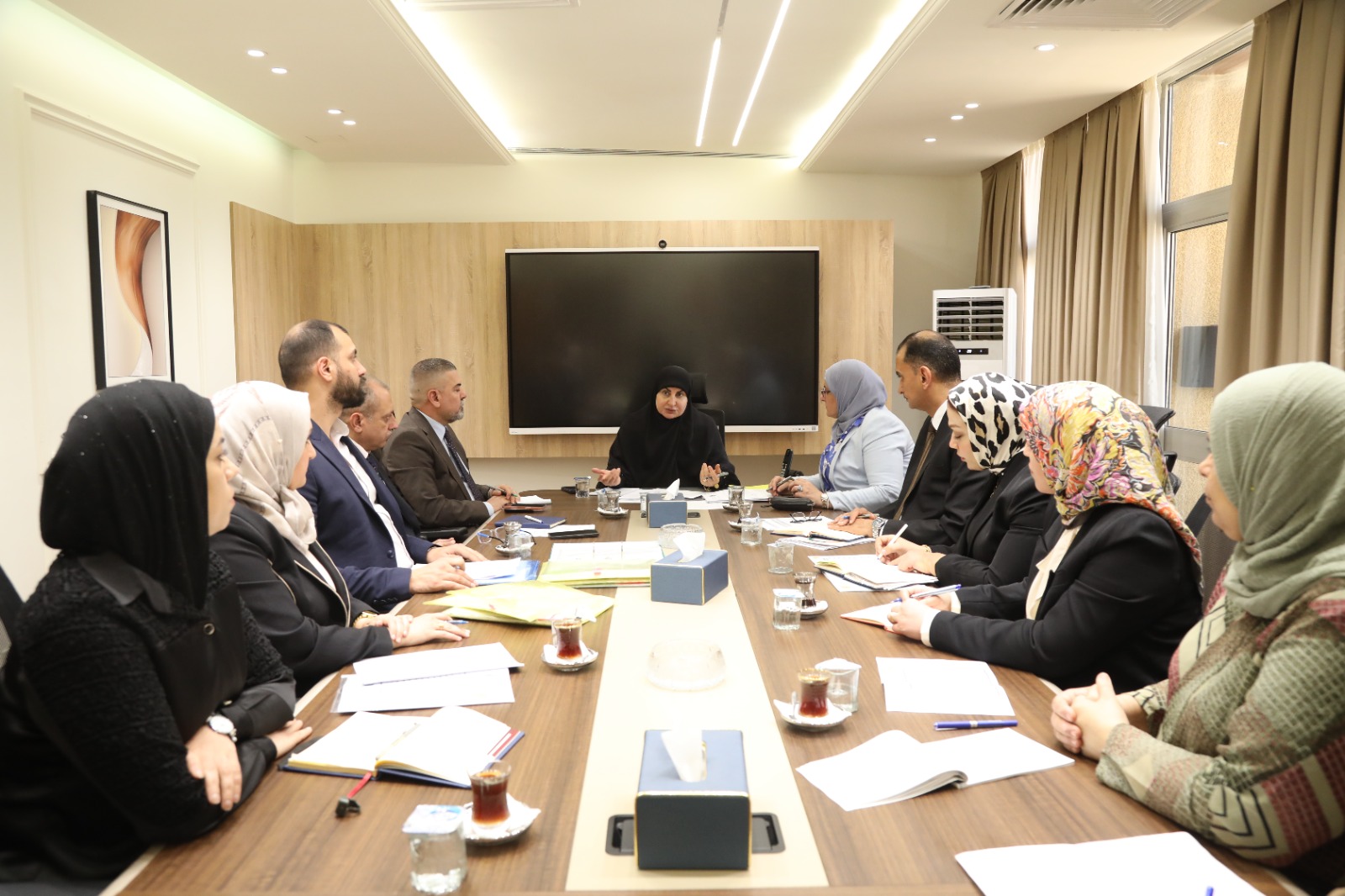 Read more about the article وزارة التخطيط تناقش ملفات المرشحين لجائزة الإبداع والتميز الوظيفي