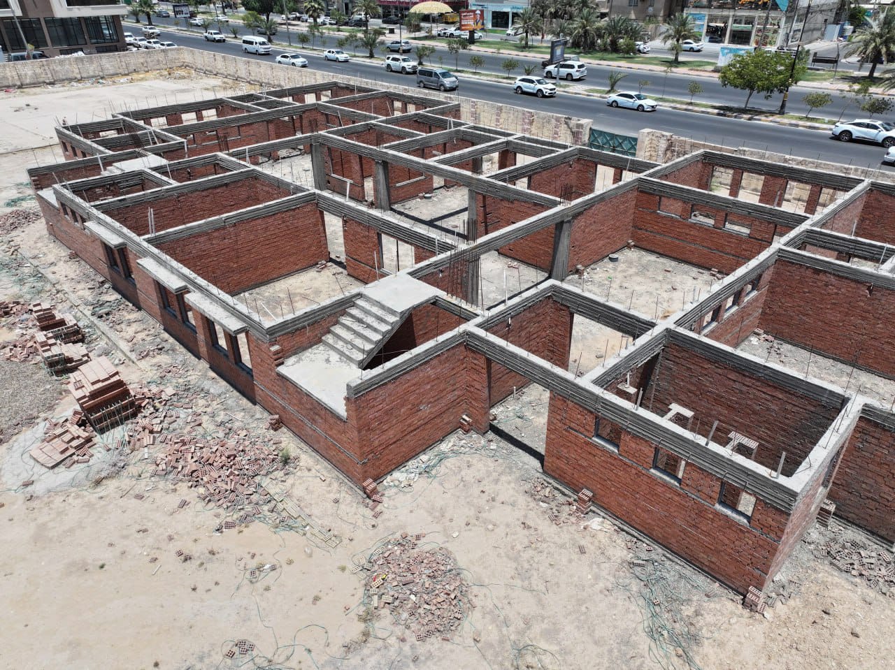 Read more about the article وزارة التخطيط تطّلع ميدانيًا على مشروع بناء (10) مدارس بإسلوب البناء الجاهز الكونكريتي في النجف الأشرف