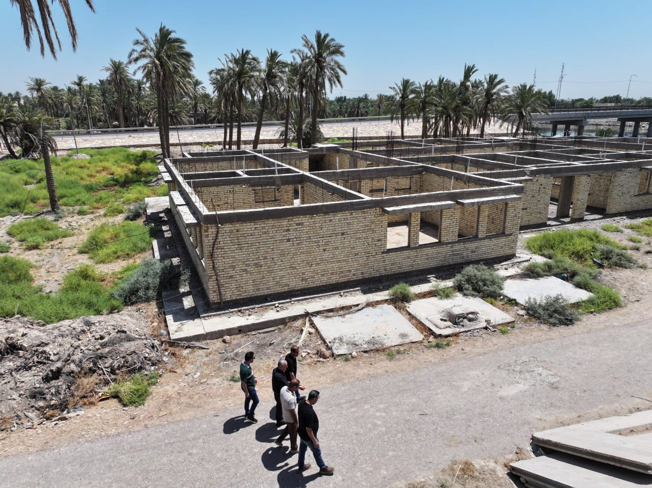 Read more about the article وزارة التخطيط تتابعُ ميدانياً مشروع إنشاء (16) مدرسة مُختلفة السّعات في مُحافظة النجف الأشرف